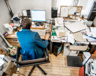 Cara Menata Meja Kerja Agar Tetap Rapi