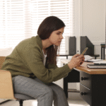 Mengenal Dampak Buruk Kesalahan Posisi Duduk di Kantor