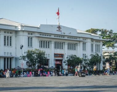 kelebihan kayu jati untuk furniture kantor