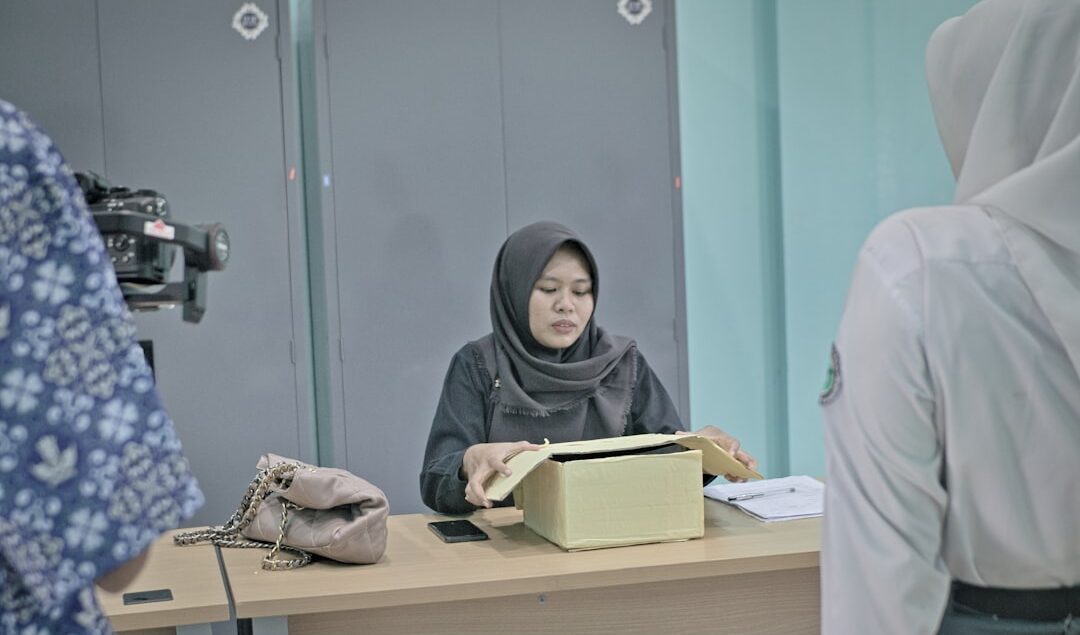 Cara Memilih Meja Resepsionis yang Meninggalkan Kesan Profesional