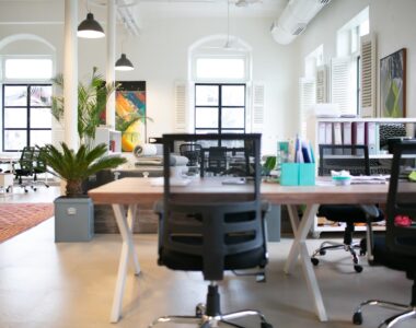 Tips Membeli Furniture Kantor Secara Online dengan Aman