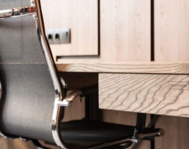 cara memilih material furniture kantor tahan lama