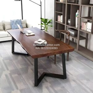 Meja Kantor Rumah dari Kayu Solid Industrial
