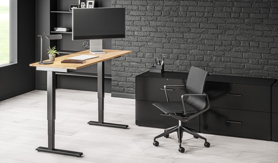 Standar Ketinggian Meja dan Kursi Kantor yang Ergonomis