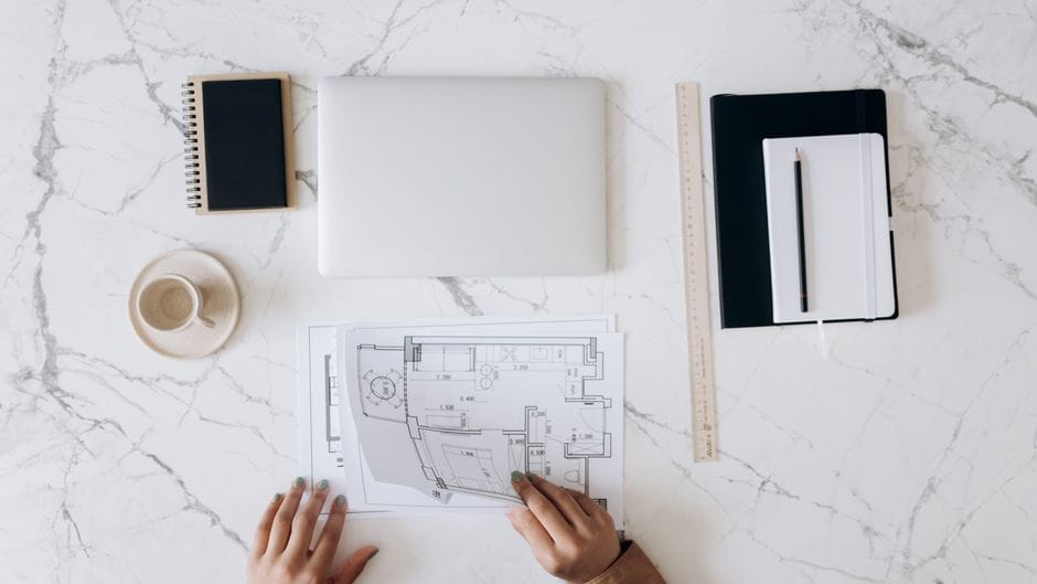 Membedah 5 Keunggulan Meja Kantor L Shape dan Lurus untuk Ruang Kerja Anda 2 meja kantor L shape vs meja kantor lurus