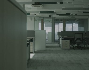 cara mencegah furniture kantor berjamur
