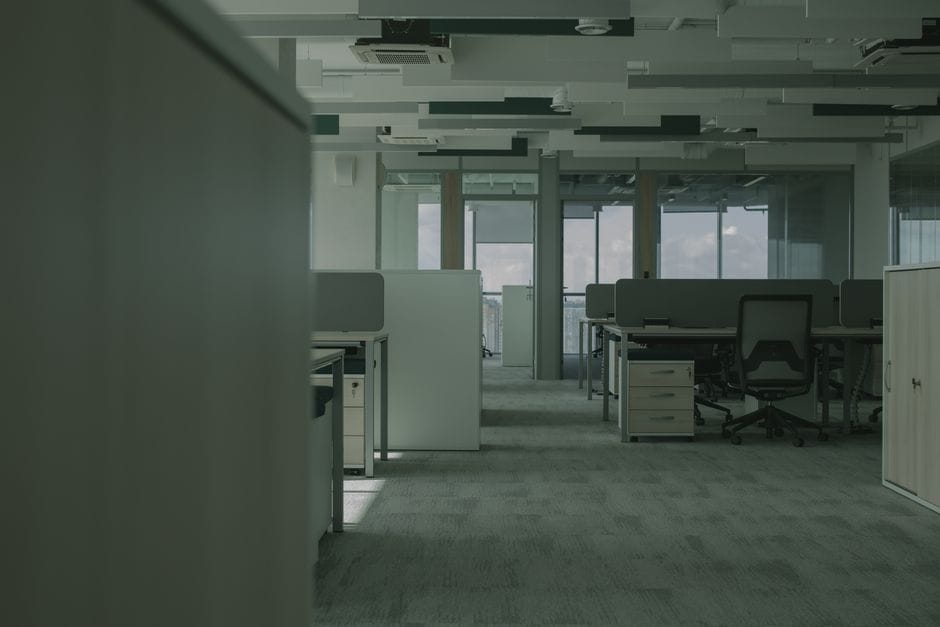 cara mencegah furniture kantor berjamur
