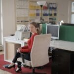 7 Tips Cerdas Memilih Kursi Kantor yang Nyaman dan Efisien