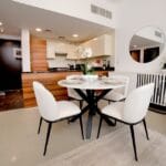 7 Tips Mendesain Meja Meeting untuk Ruangan Sempit yang Efektif dan Stylish