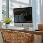 8 Tips Jitu Memilih Meja Kantor Sesuai Ruangan Anda
