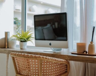 cara memilih meja kantor sesuai ruangan