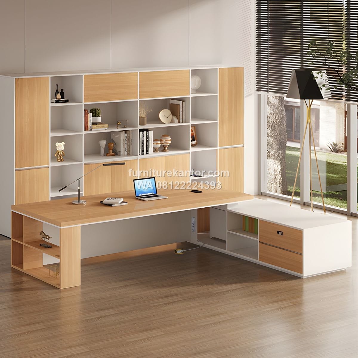Meja Pimpinan Modern Dengan Credenza Samping Meja Pimpinan Modern Dengan Credenza Samping