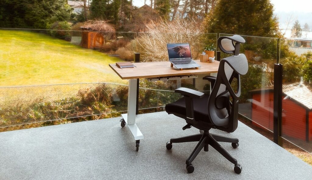 9 Jenis Kursi Ergonomis yang Wajib Dimiliki untuk Kenyamanan Maksimal 3 jenis-jenis kursi ergonomis