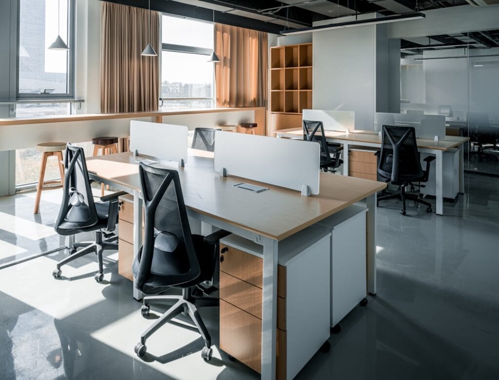 kelebihan dan kekurangan kursi ergonomis