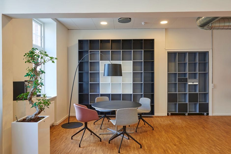 cara menata ruang kantor minimalis