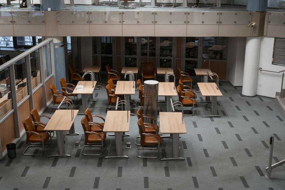 tata letak furniture kantor yang ideal